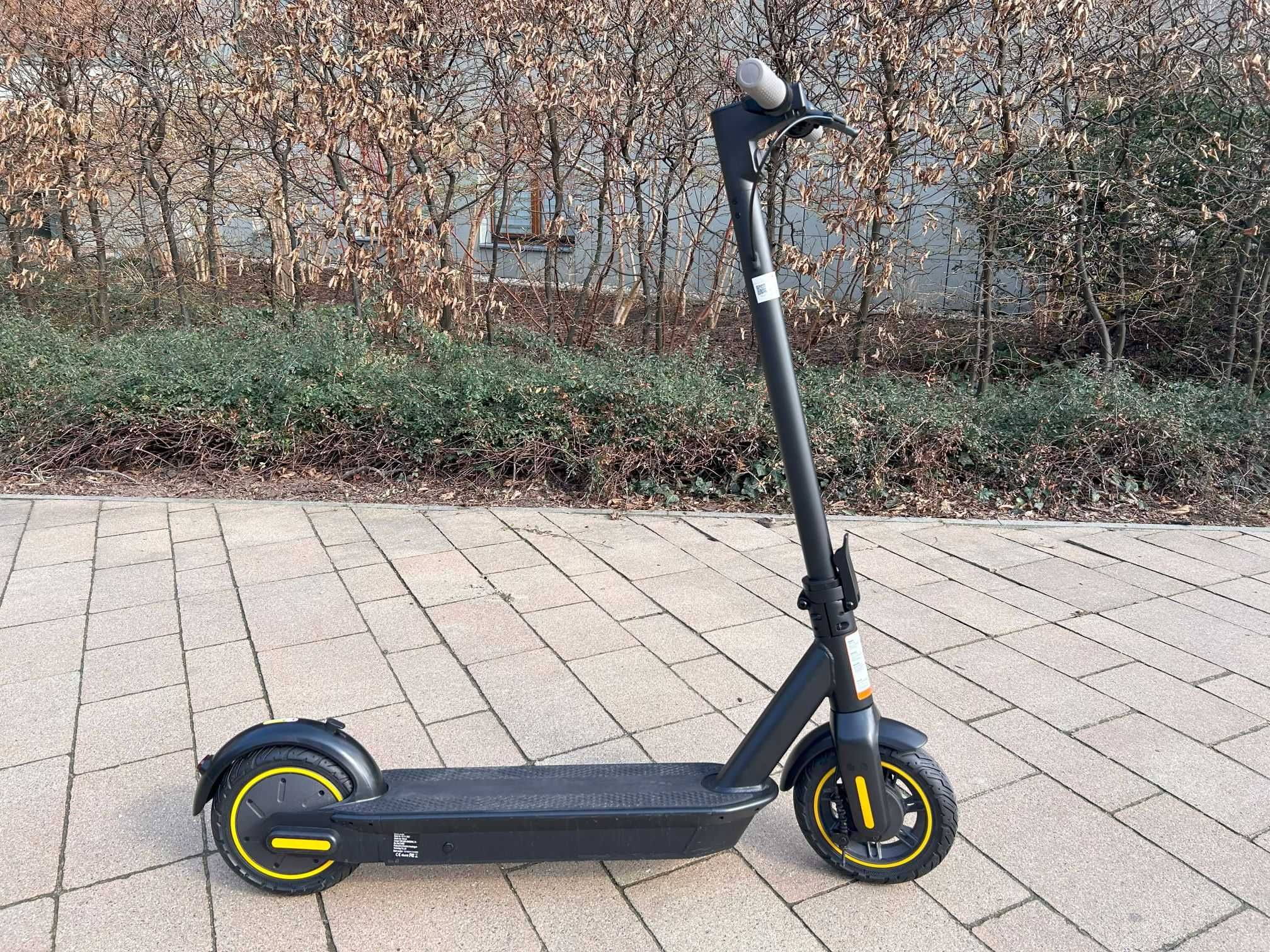Hulajnoga elektryczna ESWING, składana, do 35km/h, tempomat