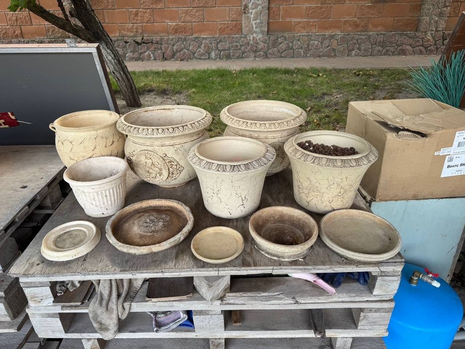 Продам 6 вазонів для квітів