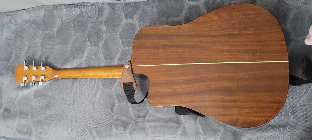 Gitara elektroakustyczna MARRIS D220MCE + futerał + stroik + pasek