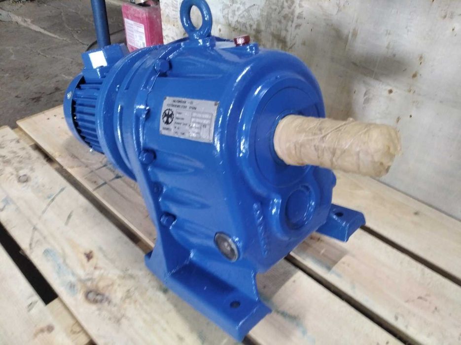 Мотор редуктор 25 об, электродвигатель 3 кВт моторедуктор соосный МЦ2С