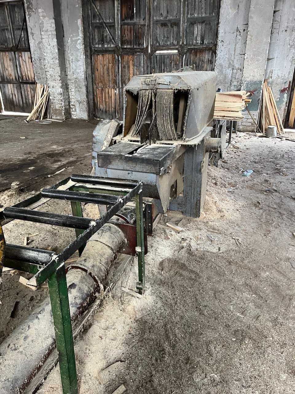 Лінія для обробки деревини.