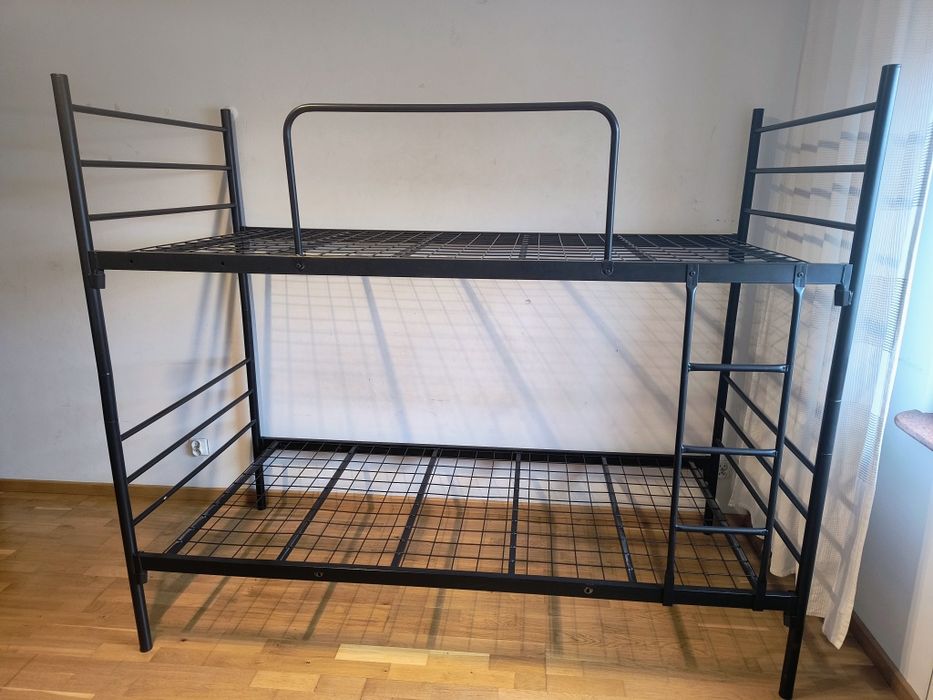 Łóżko piętrowe metalowe