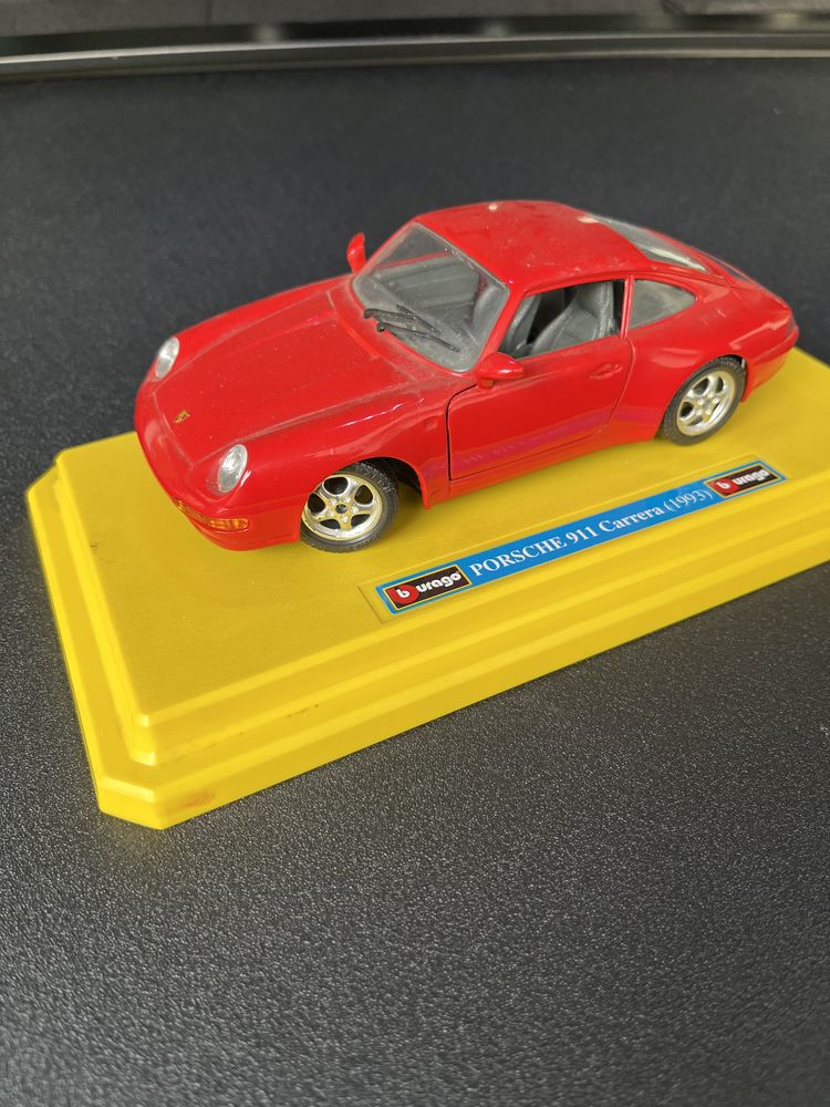 Bburago model Porsche 911 skala 1:24