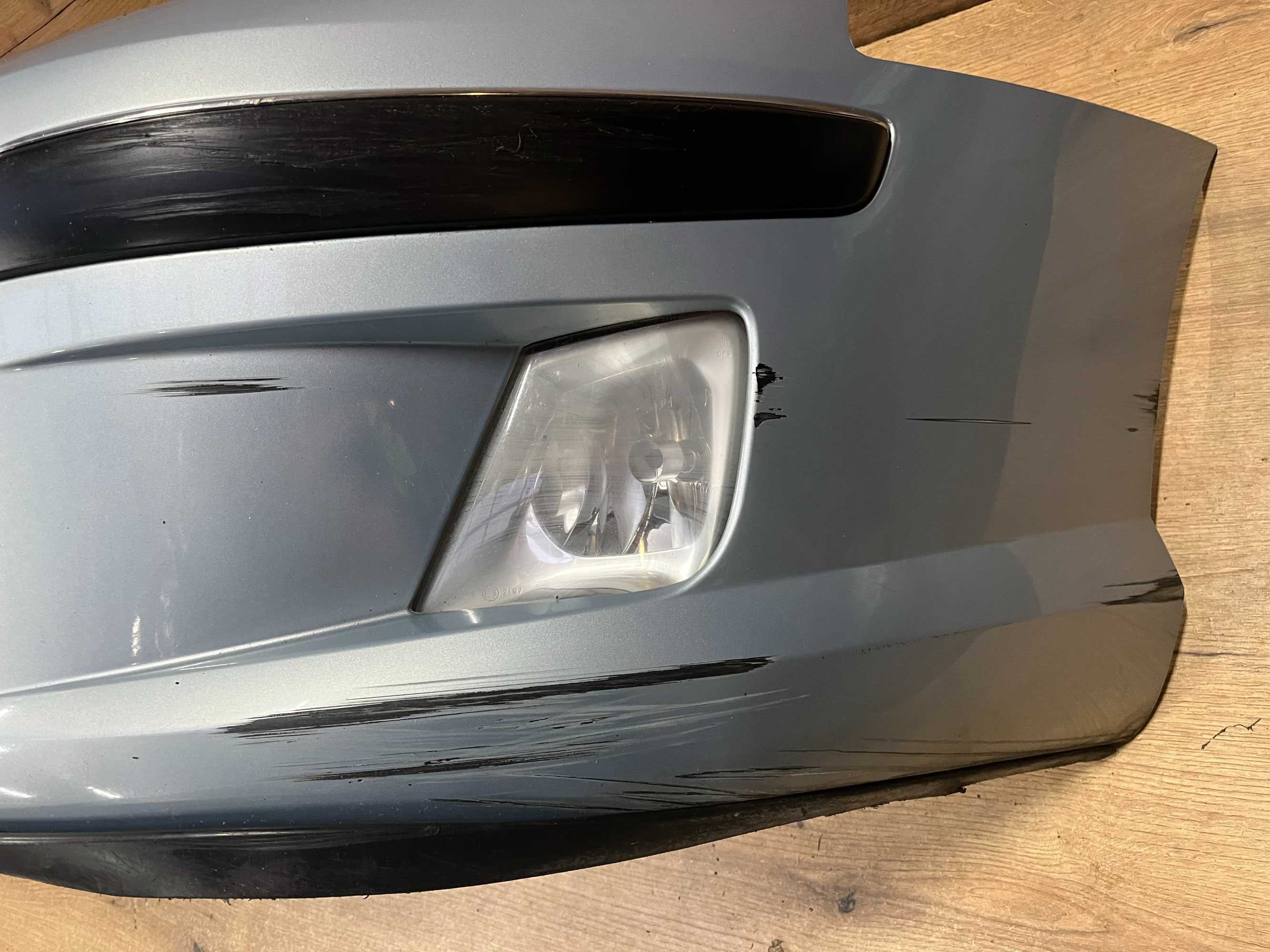 Zderzak przedni Peugeot 407 kolor eylc