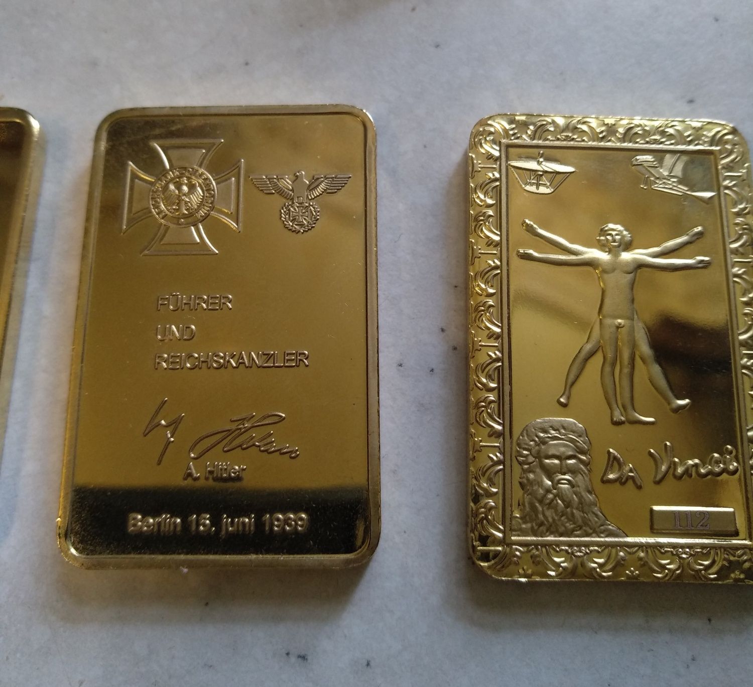 Сувенирные золотые медали