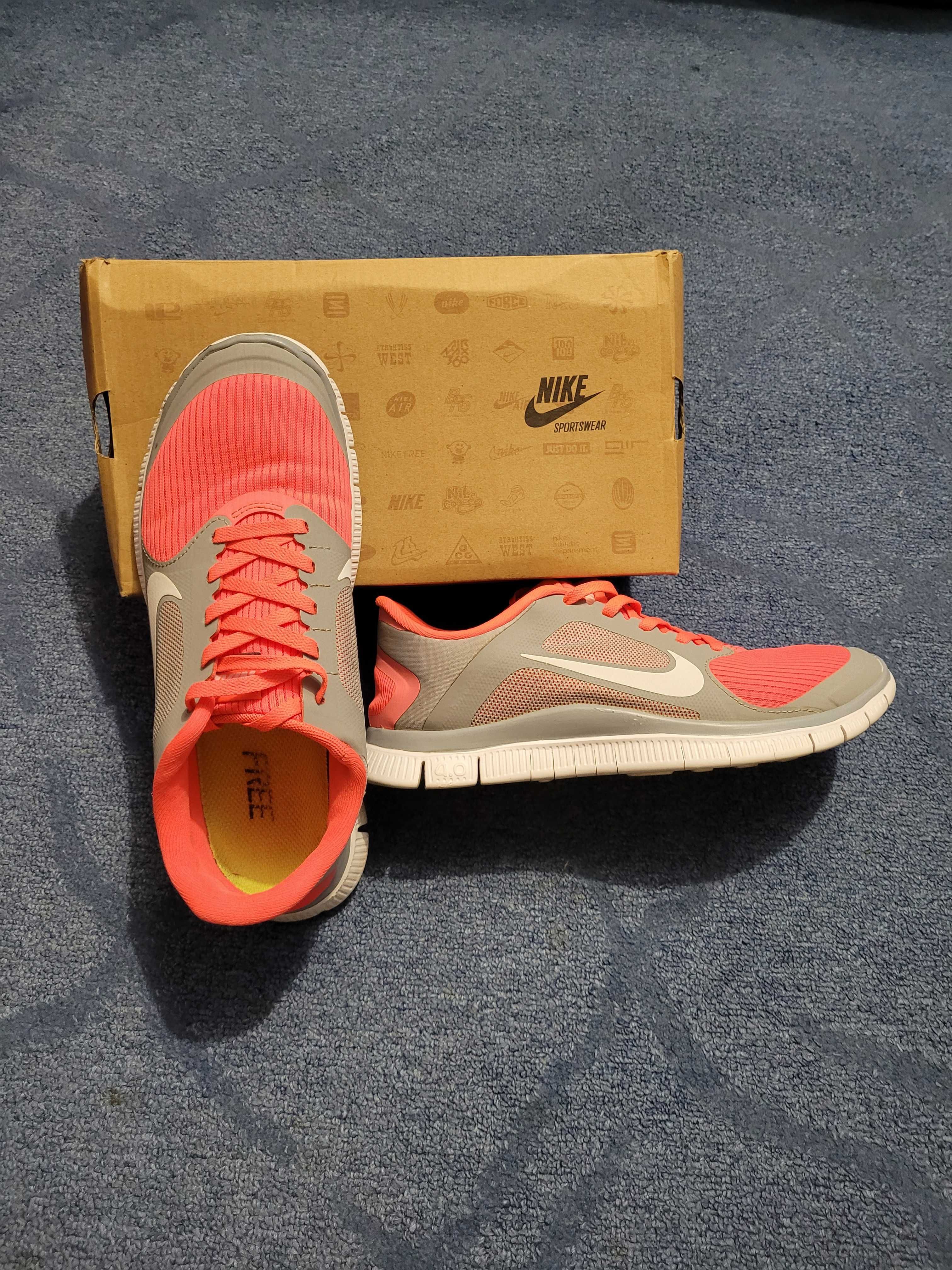 Кроссовки Nike, размер 40