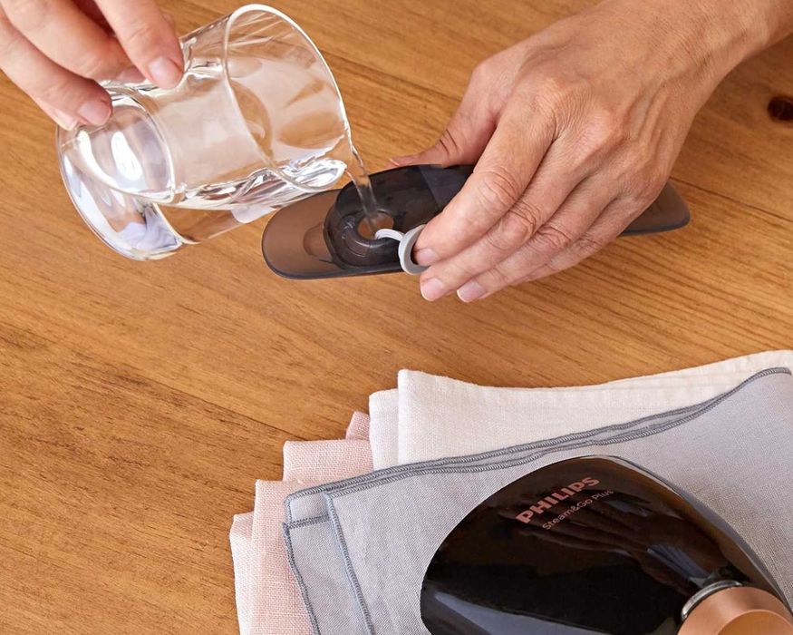 NOWA Parownica Ręczna Philips 1300W Steam&Go Plus System Antywapienny