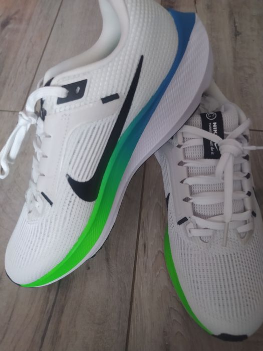 Оригінальні чоловічі кросівки Nike Pegasus 40 (DV3853-006)