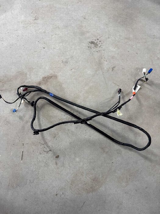 Проводка камери Tesla Model Y