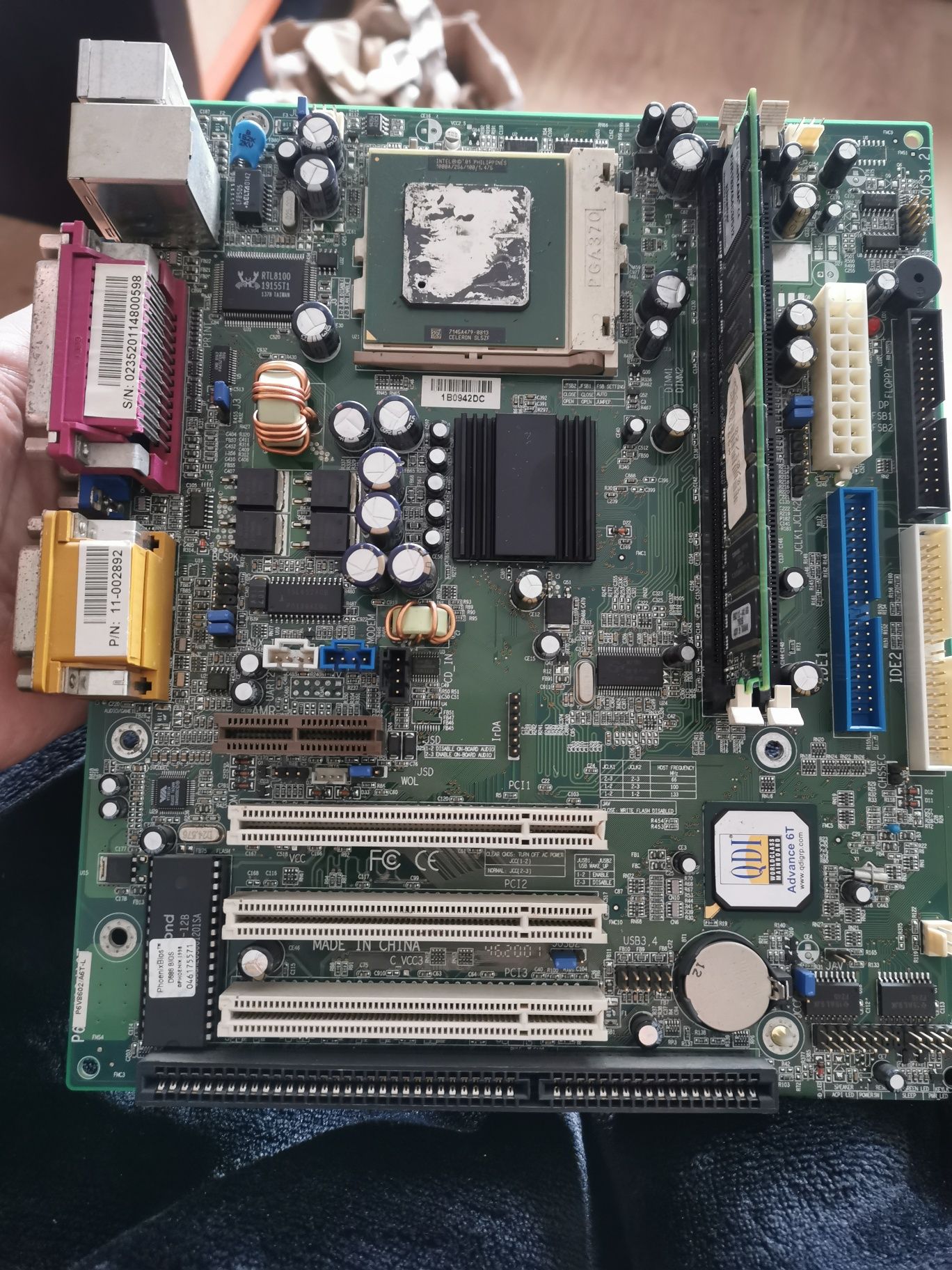 Motherboard QDI Advance 6T. Socket 370 Tualatin com cpu/ram