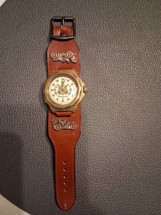 Komandirski zegarek mechaniczny