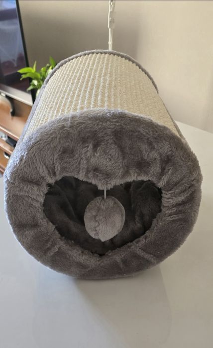 Arranhador com tunel/cama para gatos