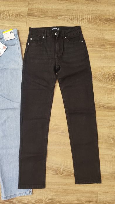 Продам женские джинсы модные