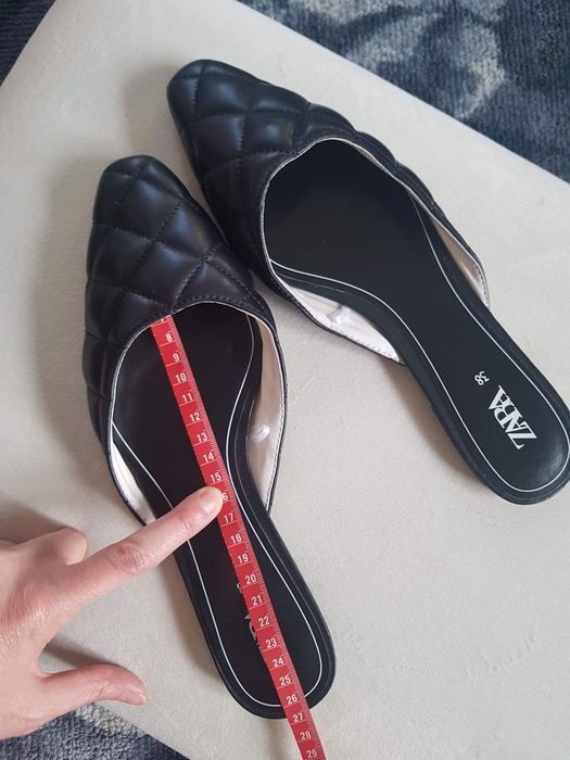 Zara czarne pikowane płaskie klapki Flat Mules 38
