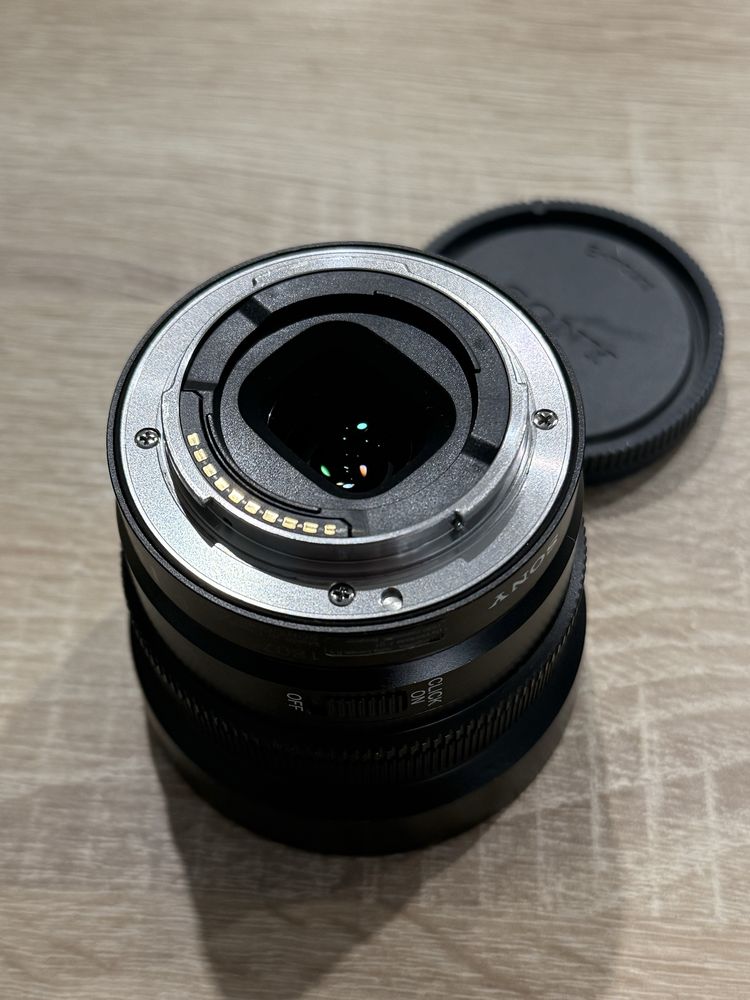 Sony FE 24mm f/2.8 G - Obiektyw stałoogniskowy
