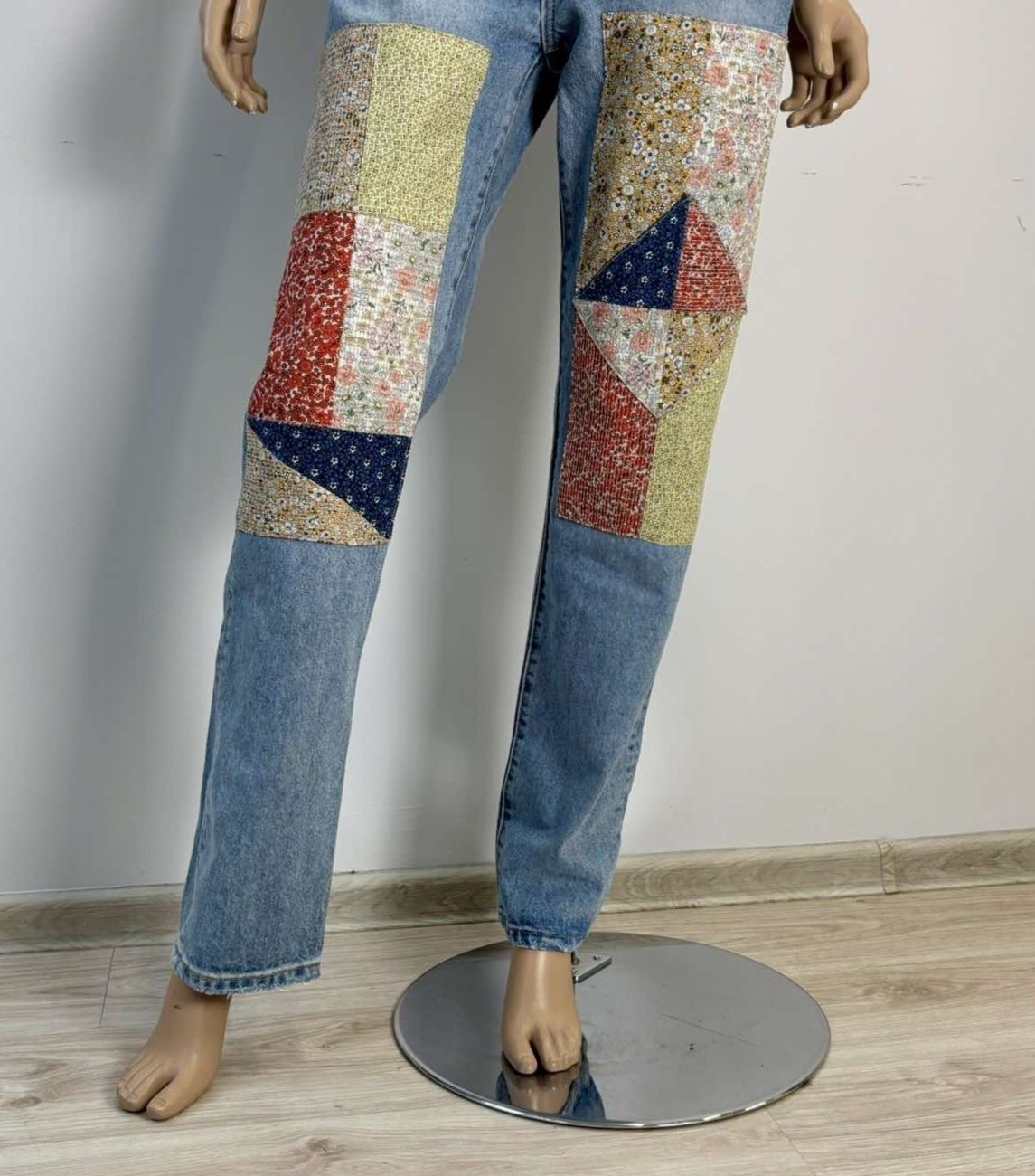 Levi's 501 90's  jeansy damskie W26 L32
rozmiar W26 L32
Kolor:jasny ni