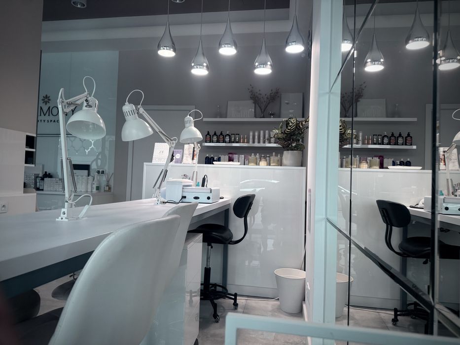 Oferta odstąpienia salonu na Woli