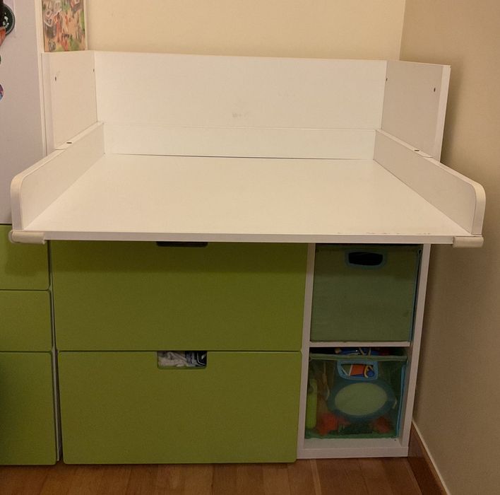 Secretaria/Muda fraldas branco verde com 2 gavetas IKEA Smastad