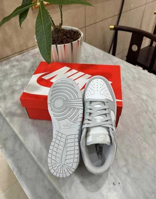 koszykówki "Nike Dunk Low Grey Fog R.40.5