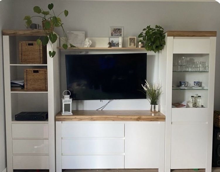 Meble z firmy BRW z serii Holen , kolor bialy komoda  oraz dwa regaly