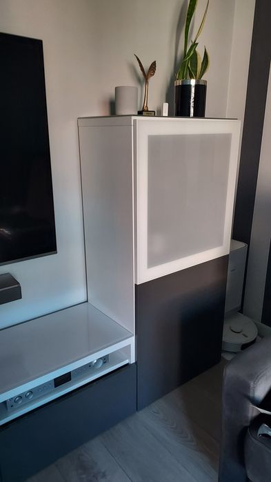 Szafka rtv I witryna besta ikea