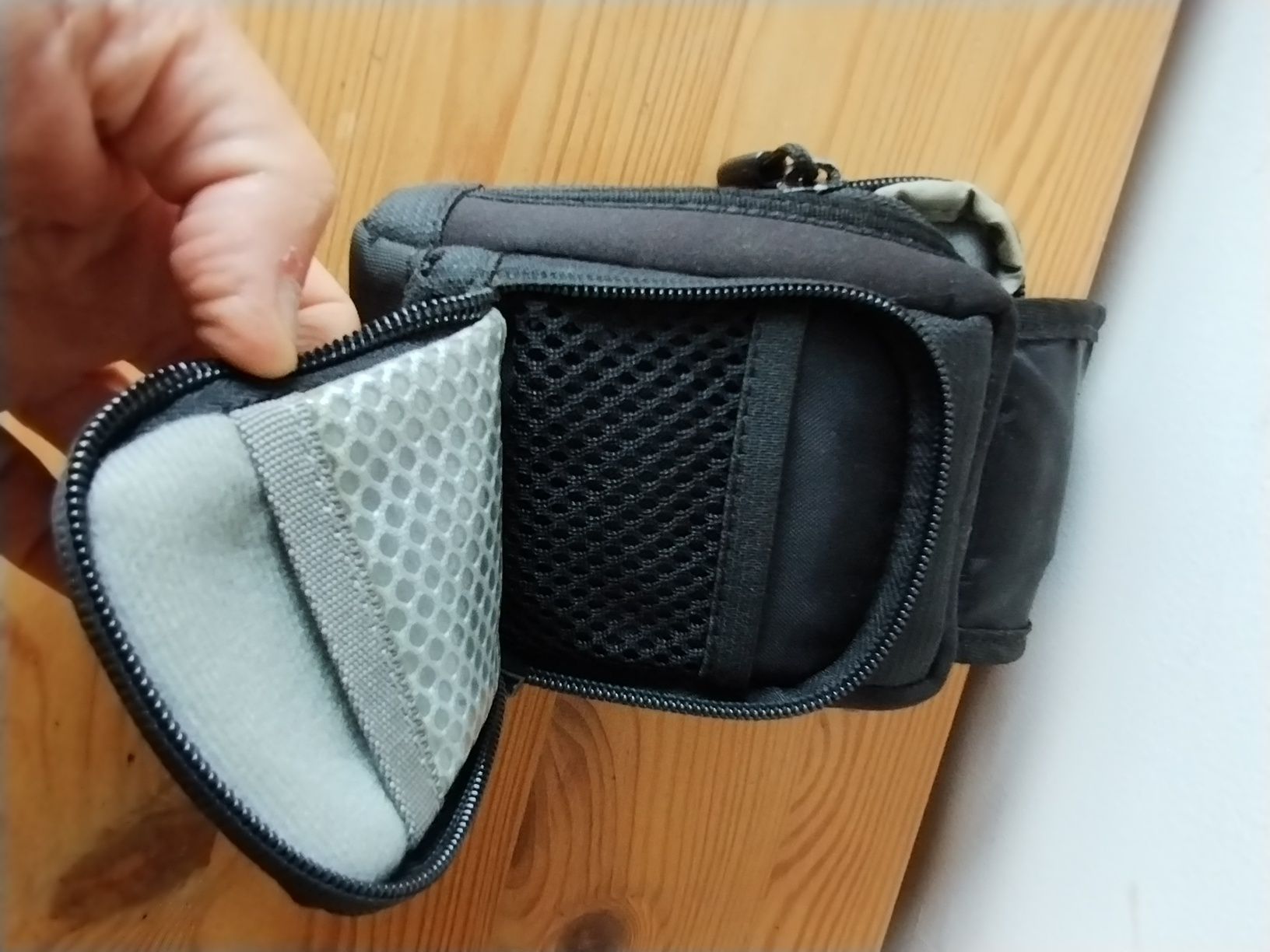 Estojo máquina fotográfica Lowepro Rezo 50