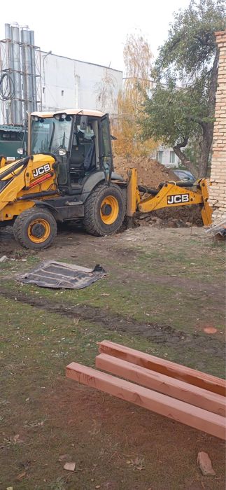 Послуги екскаватора,послуги спецтехніки,послуги самоскидів