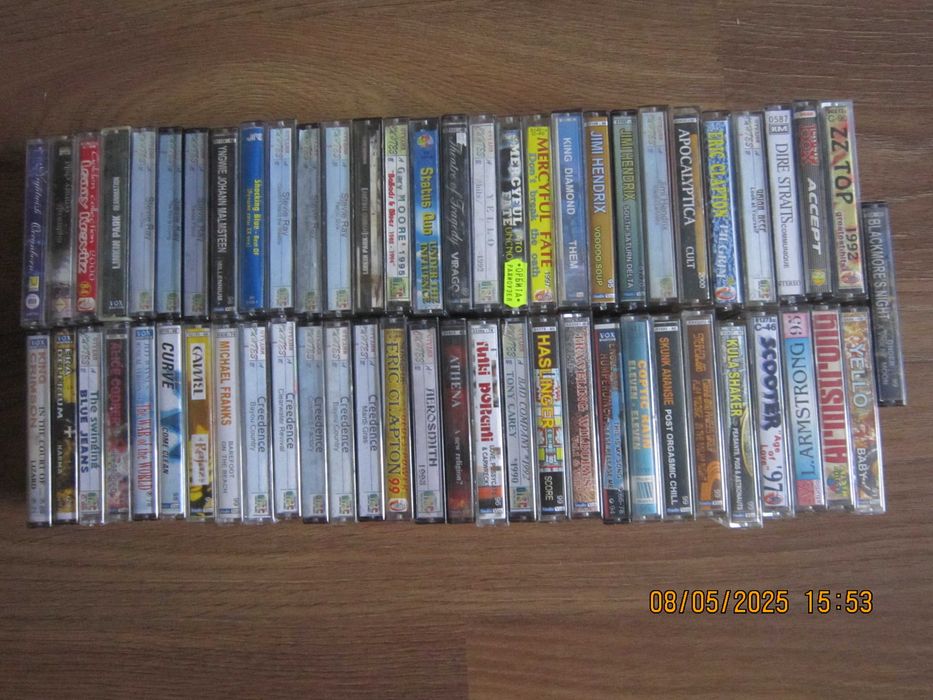 аудіокасети с записом гурту BEATLES