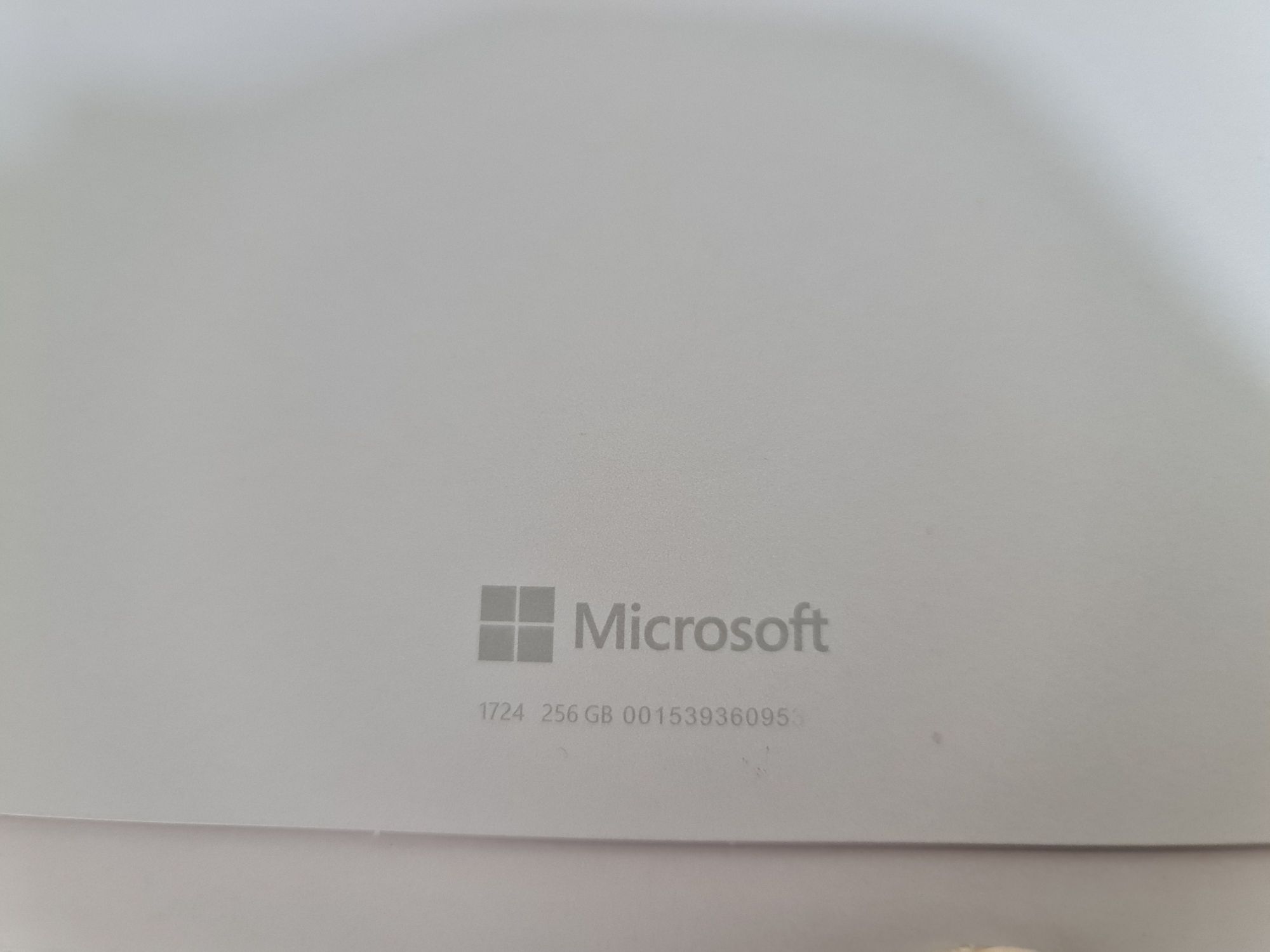 Surface pro 4, 6300u, 8/256gb