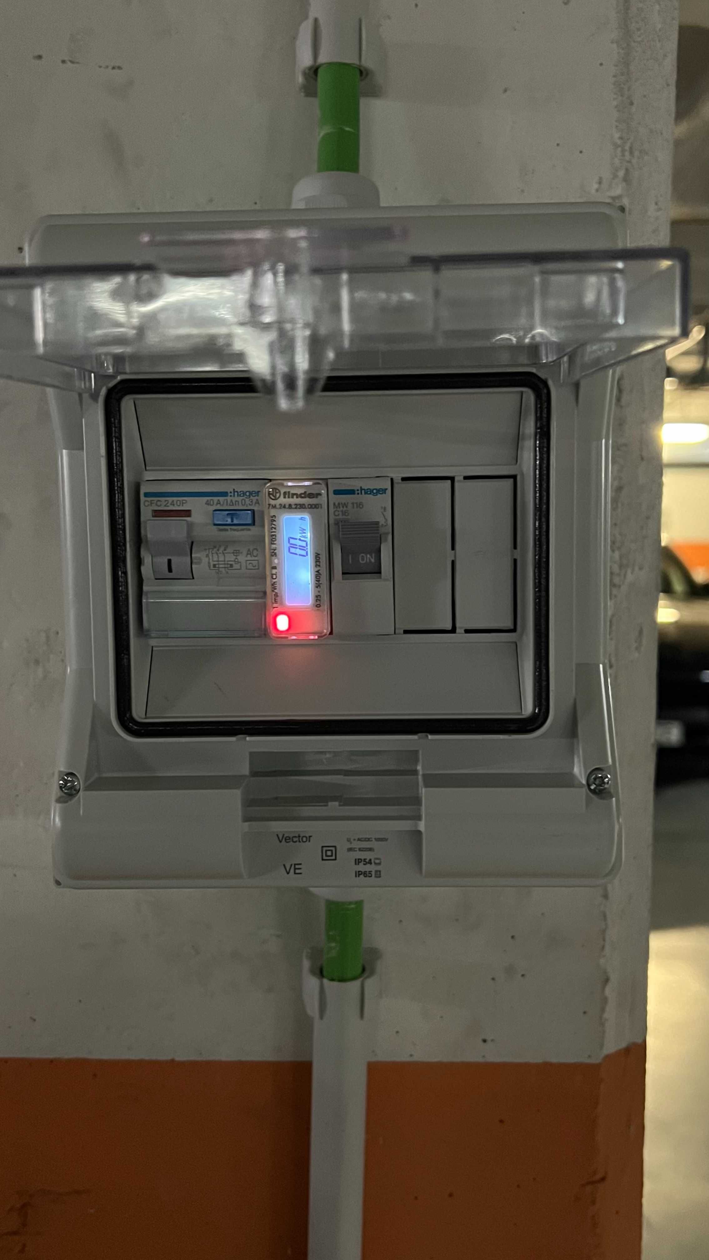 Lugar de parqueamento privado no Saldanha com carregamento eléctrico
