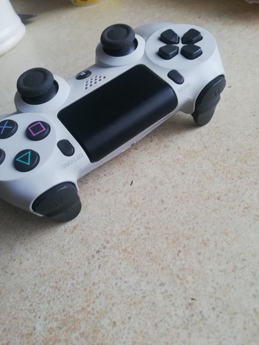 Контроллер DualShock 4.