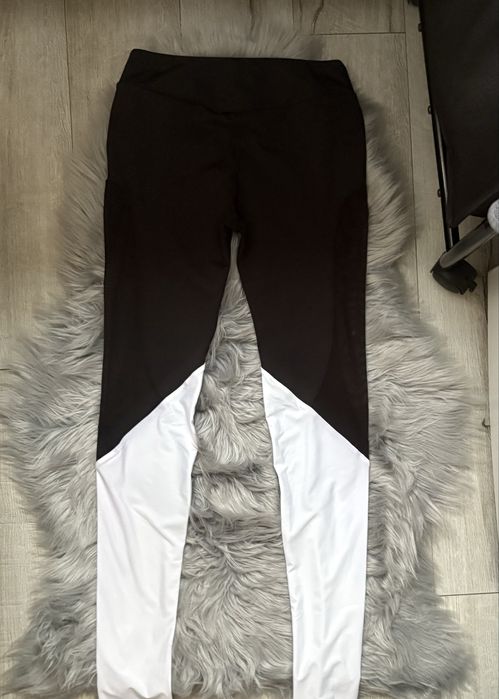 Legginsy sportowe Gym Glamour M czarno-białe – elastyczne i wygodne!
