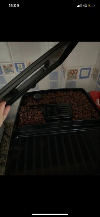 Máquina de Café Automática DeLonghi