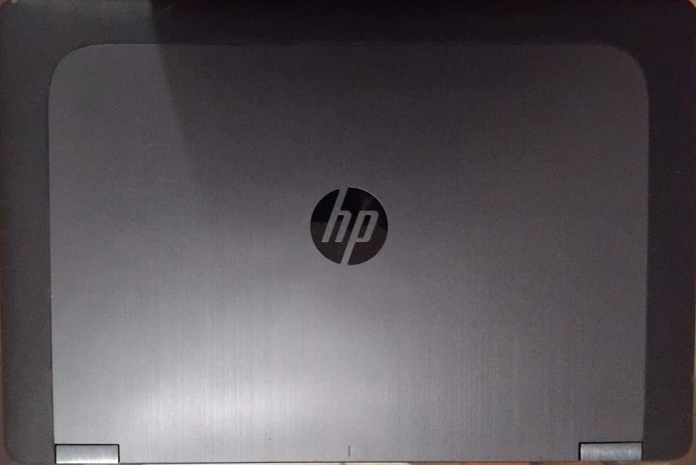 Portátil HP Zbook 15 (não liga)