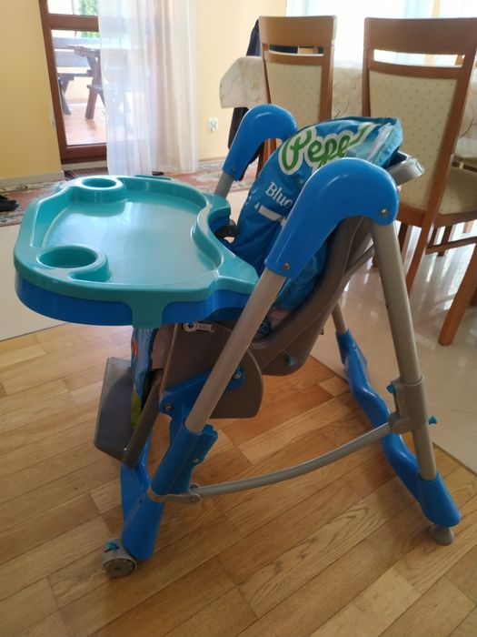 Krzesełko ze stoliczkiem do karmienia Baby design super stan