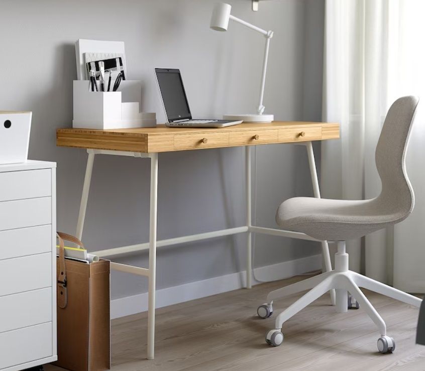 Biurko IKEA  lilansen 102x 49 cm stan bdb