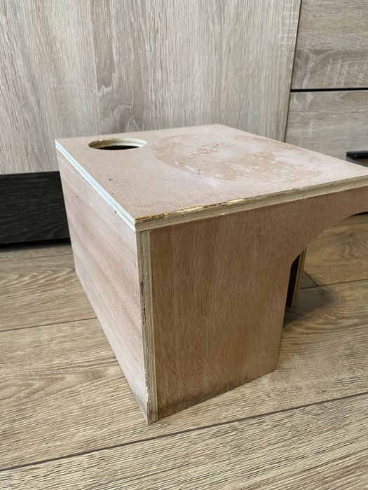 Drewniany domek dla gryzonia + butelka do picia