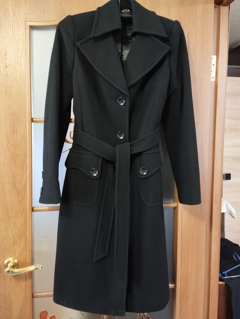 Женское классическое  пальто
