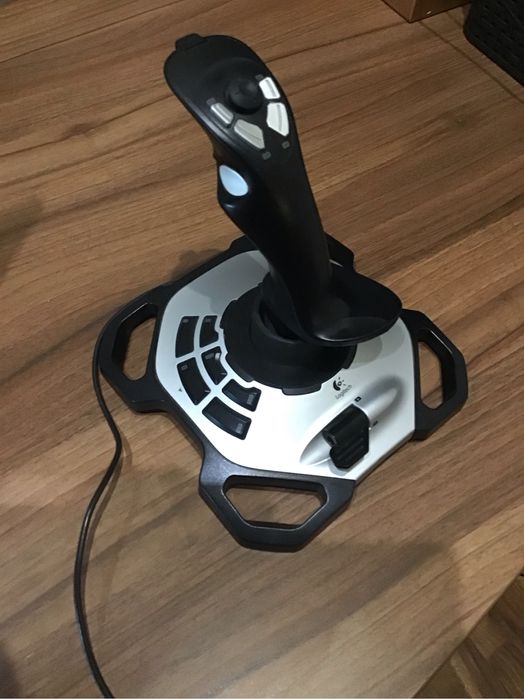 Продам Джойстик Logitech Extreme 3D Pro