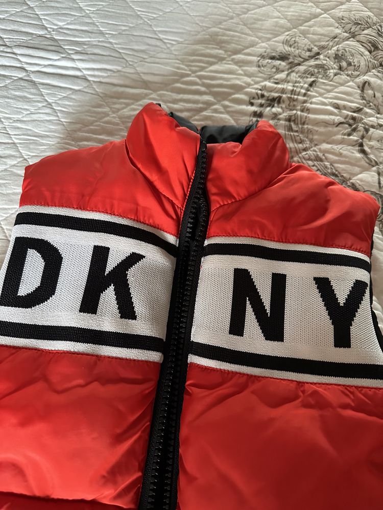 Двосторонній жилет DKNY, 6 років, червоний