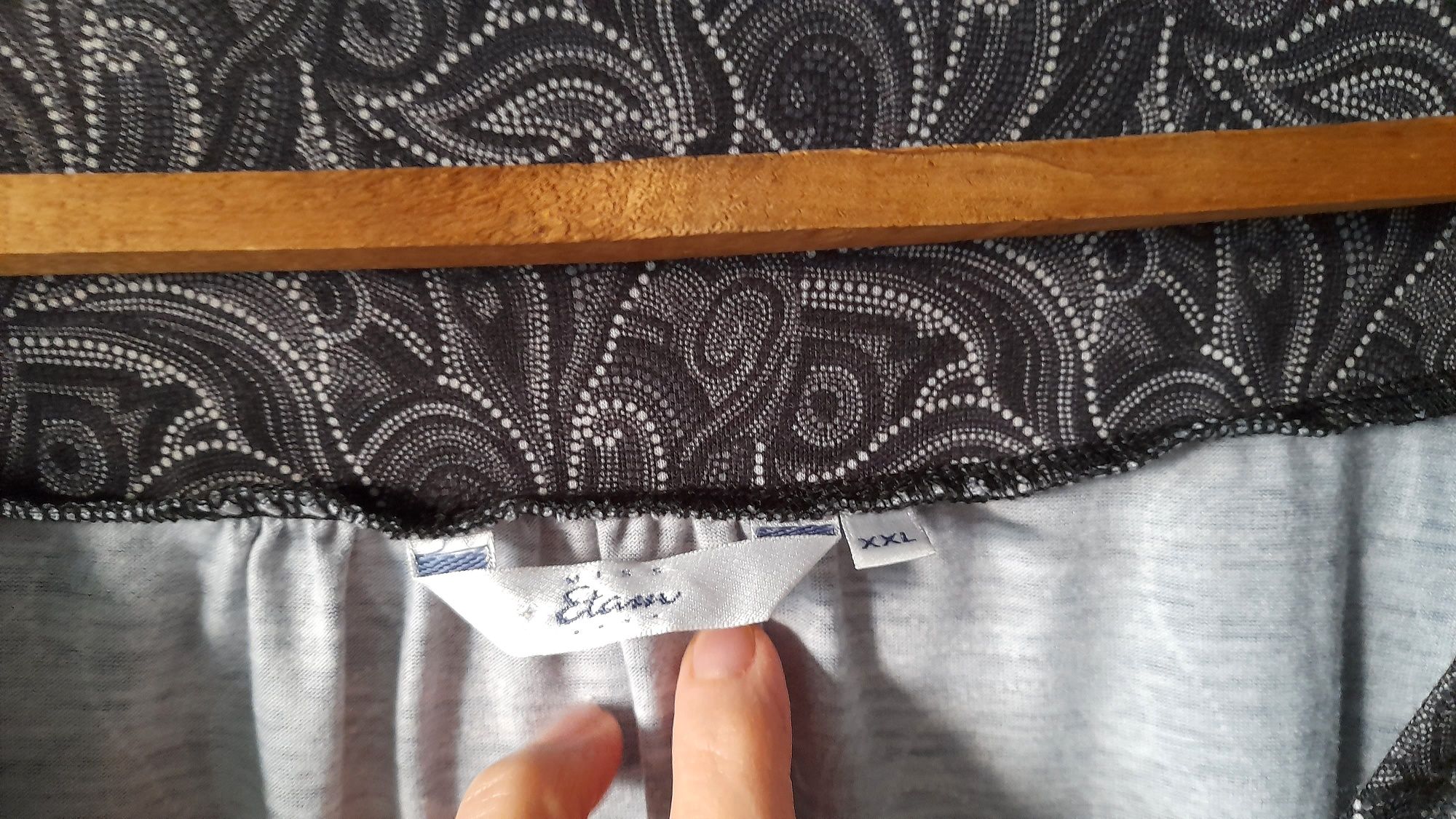 Bluzka ciążowa marki Etam.
