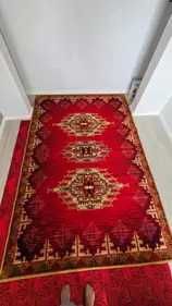 Продам ковер красно - желтой расцветки