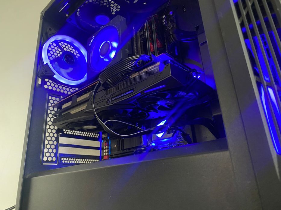 PC Gaming Ryzen 7 2700x/ RX 5700 8GB/ 16GB DDR4