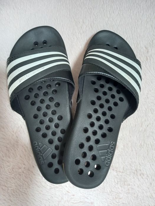 Продам шльопанці для басейну