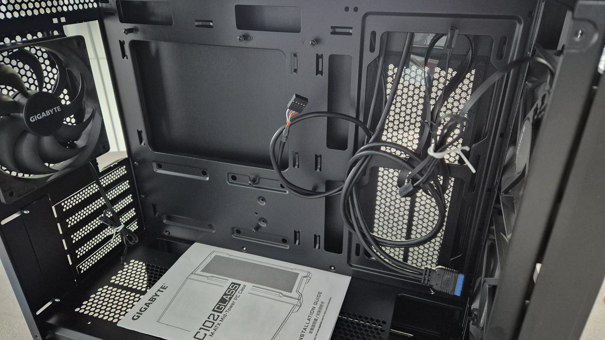 Obudowa Gigabyte microATX/Mini-ITX GB-C102G NOWA