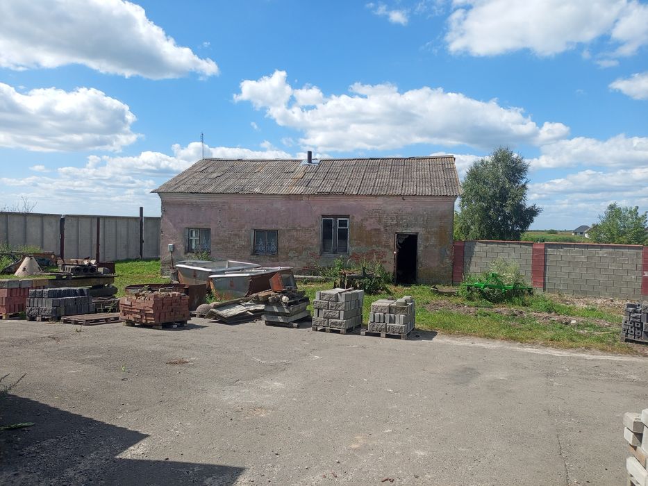 Приміщення в оренду. Кузня. склад. граж. майстерня . Можлива продажа.