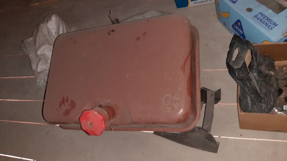 Топлевный бак для трактора