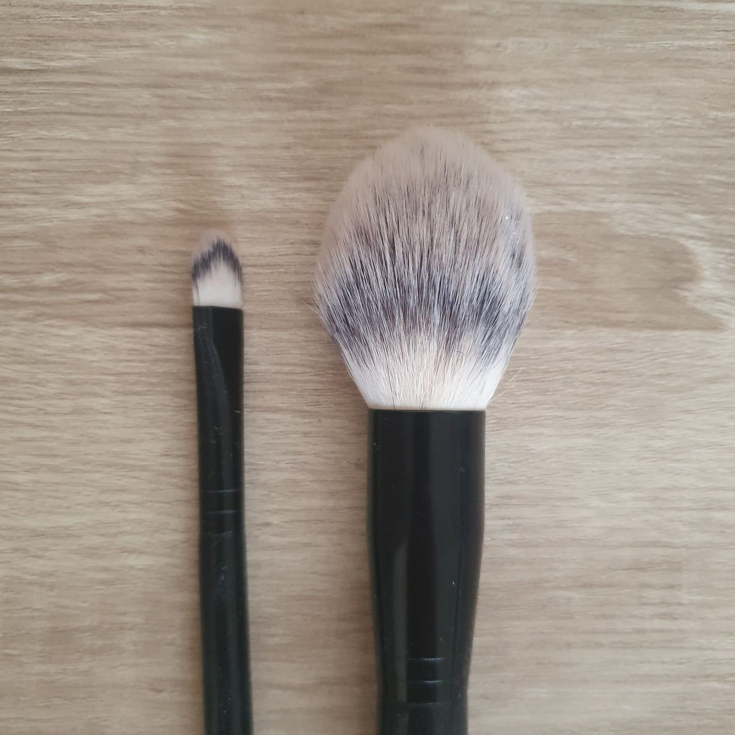 Pędzle zestaw do pudru i korektora vichy krem 15 ml