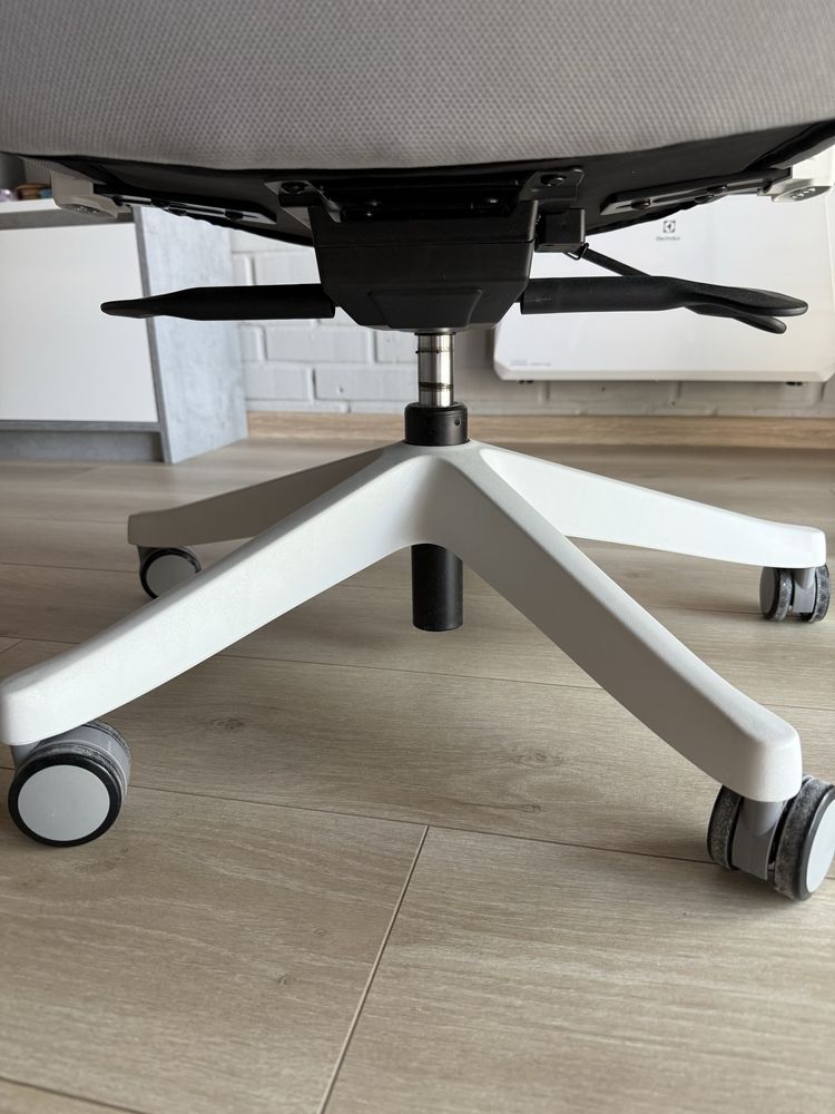 Крісло ADAPWORK M1 Middle ErgoChair Alpine Grey