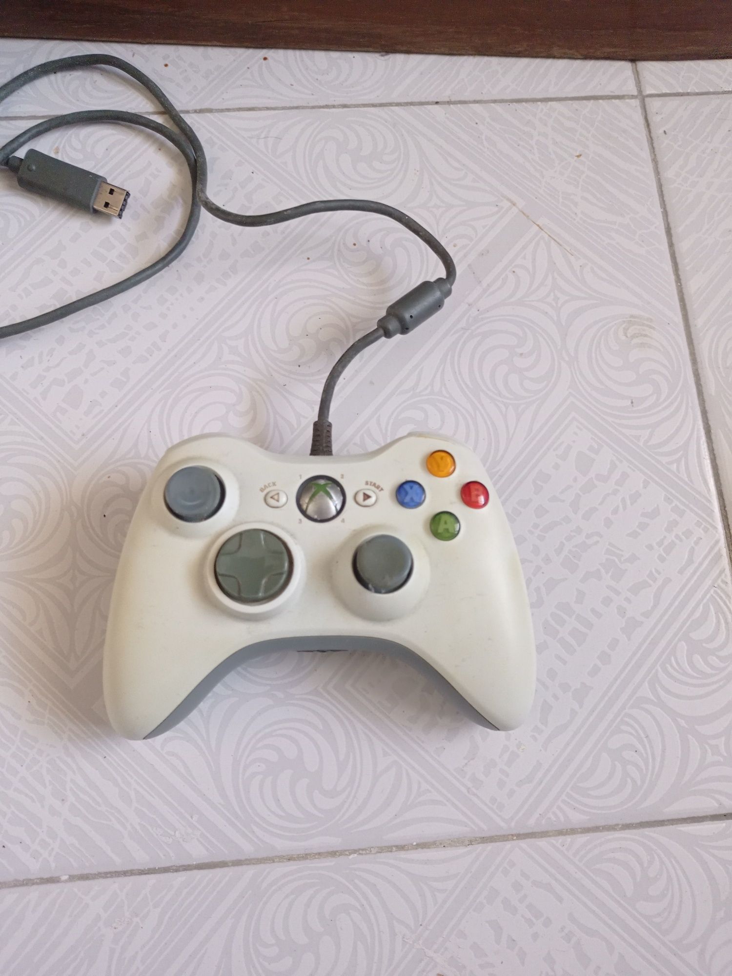 Comando Xbox 360 para peças